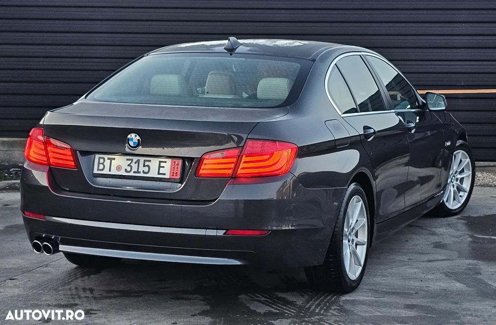 BMW Seria 5 520d Sport-Aut. - 21