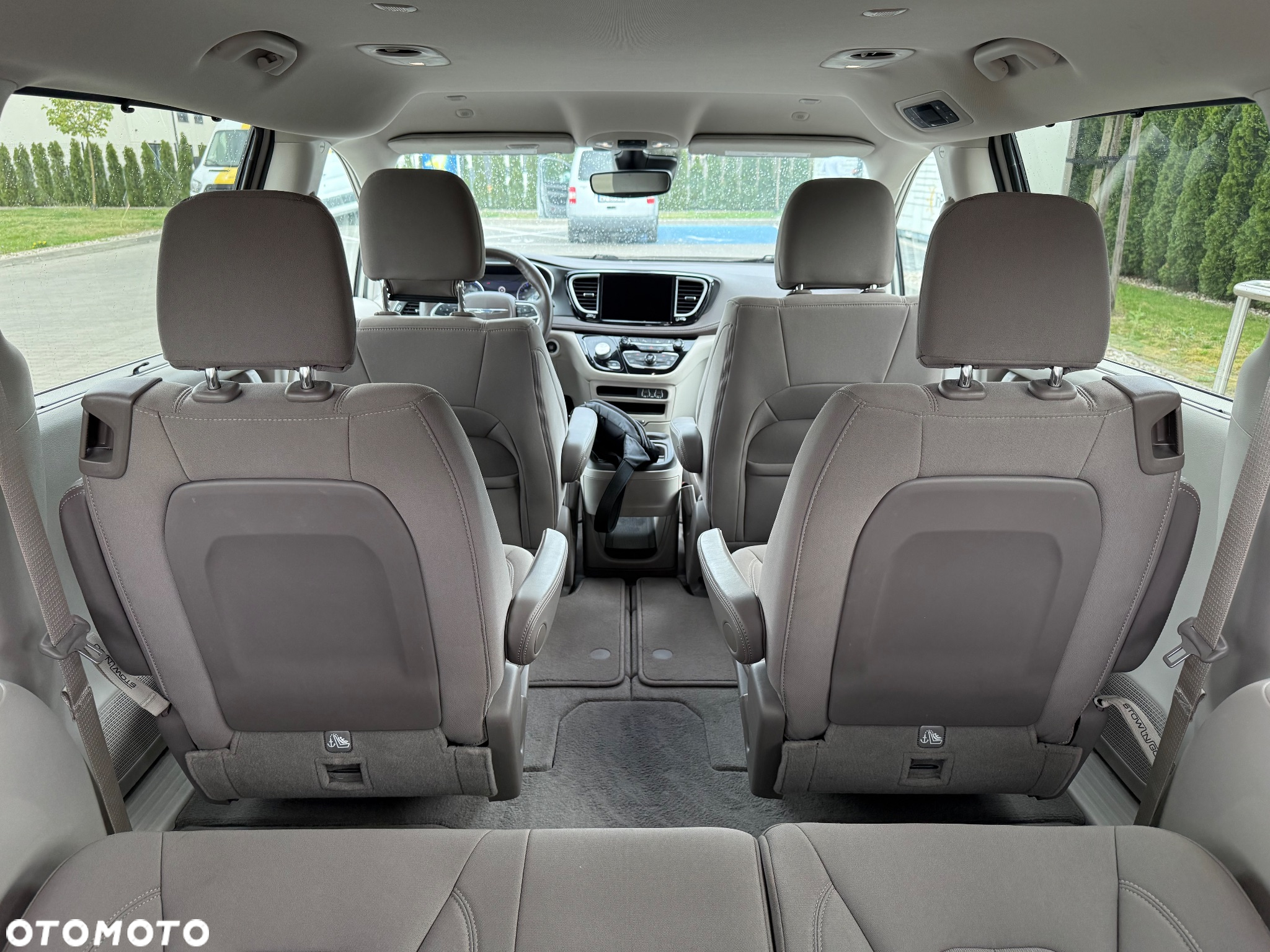 Chrysler Pacifica - 32