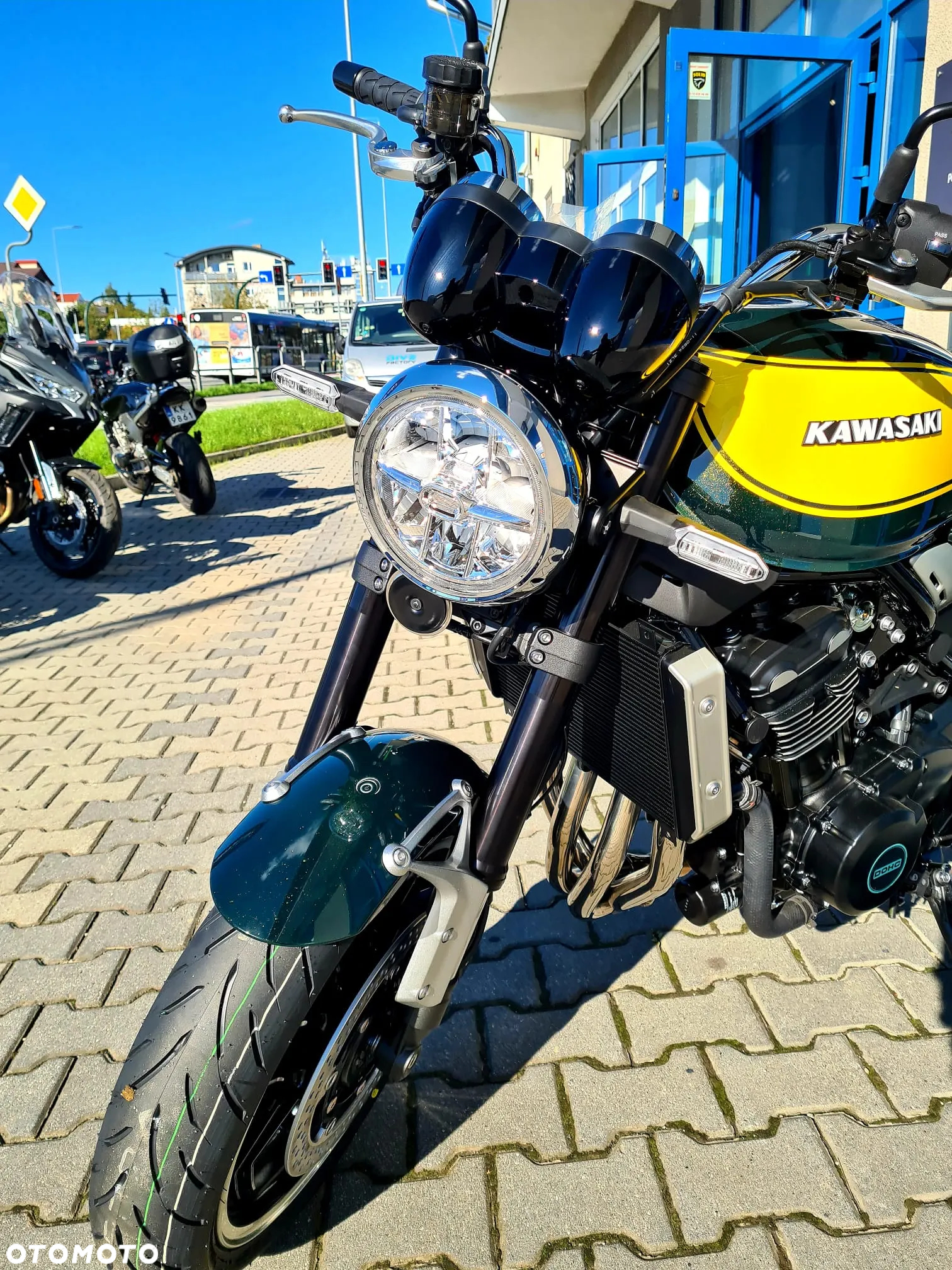 Kawasaki Z 900 RS - 4