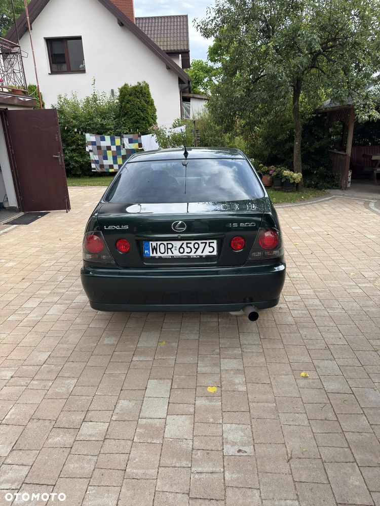 Lexus IS - 4