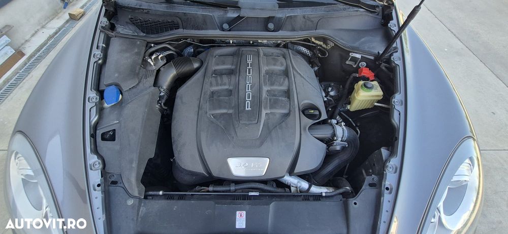 Porsche Cayenne - 23