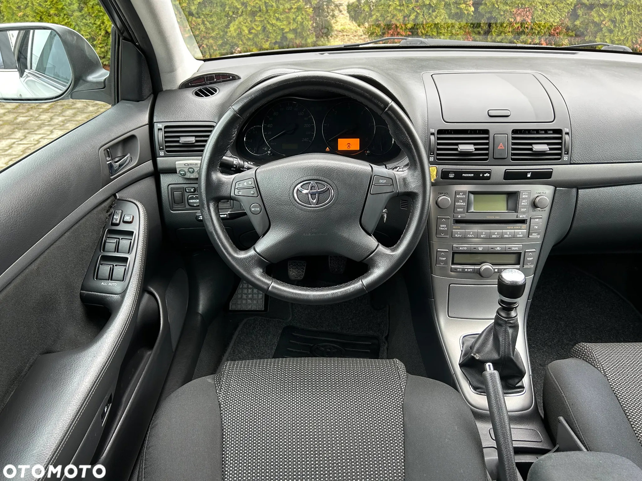 Toyota Avensis 2.0 D-4D - 28