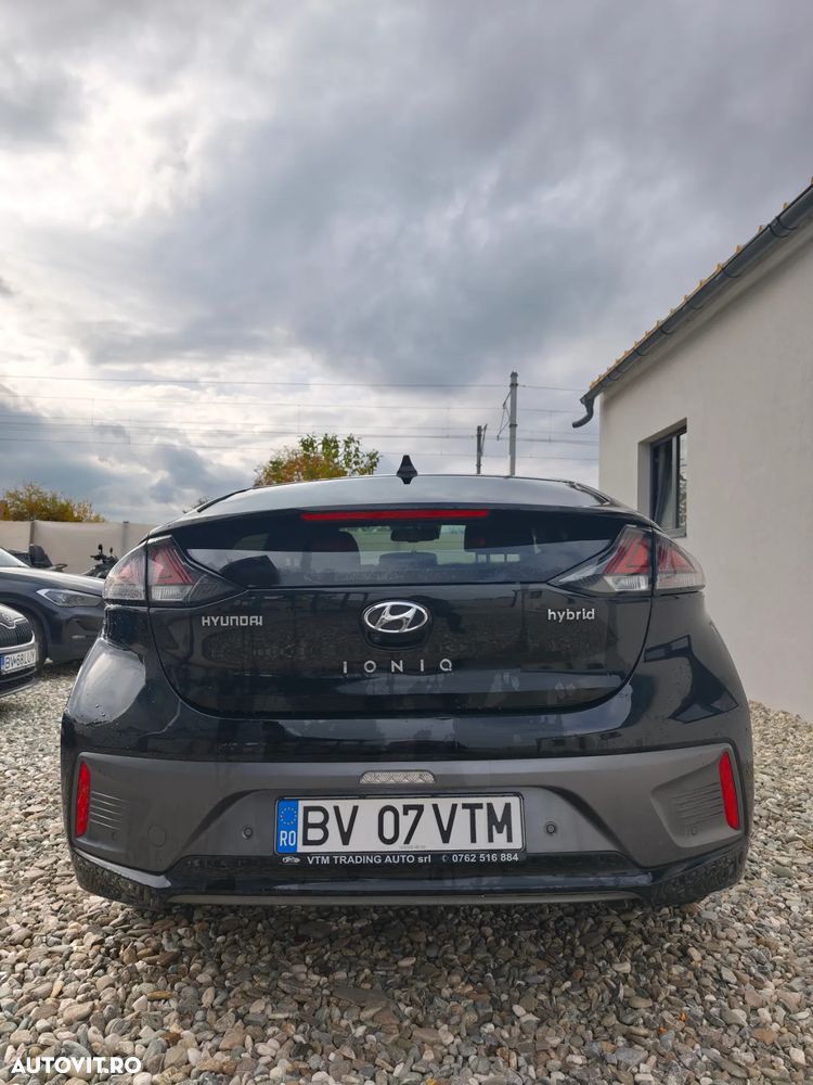 Hyundai IONIQ - 11