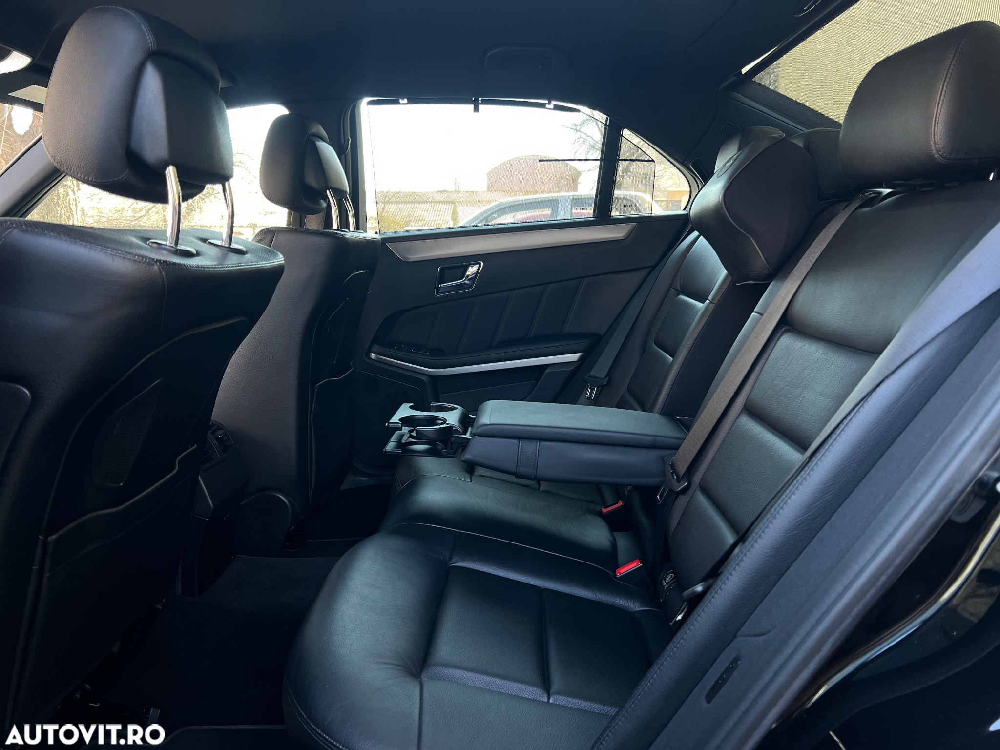 Mercedes-Benz E - 11