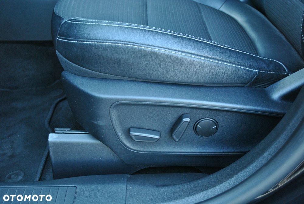 Ford Kuga 2.5 FHEV FWD Titanium X - 18