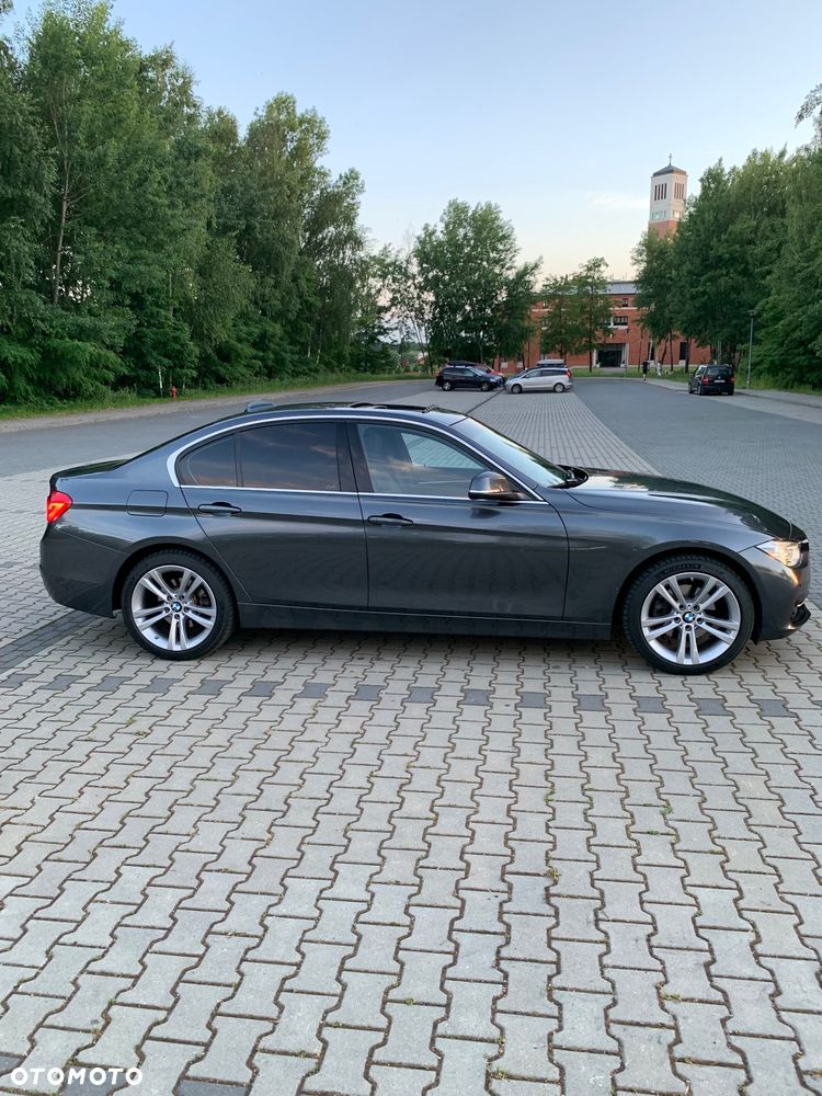 BMW Seria 3 330i GPF xDrive Sport Line Sport - 5
