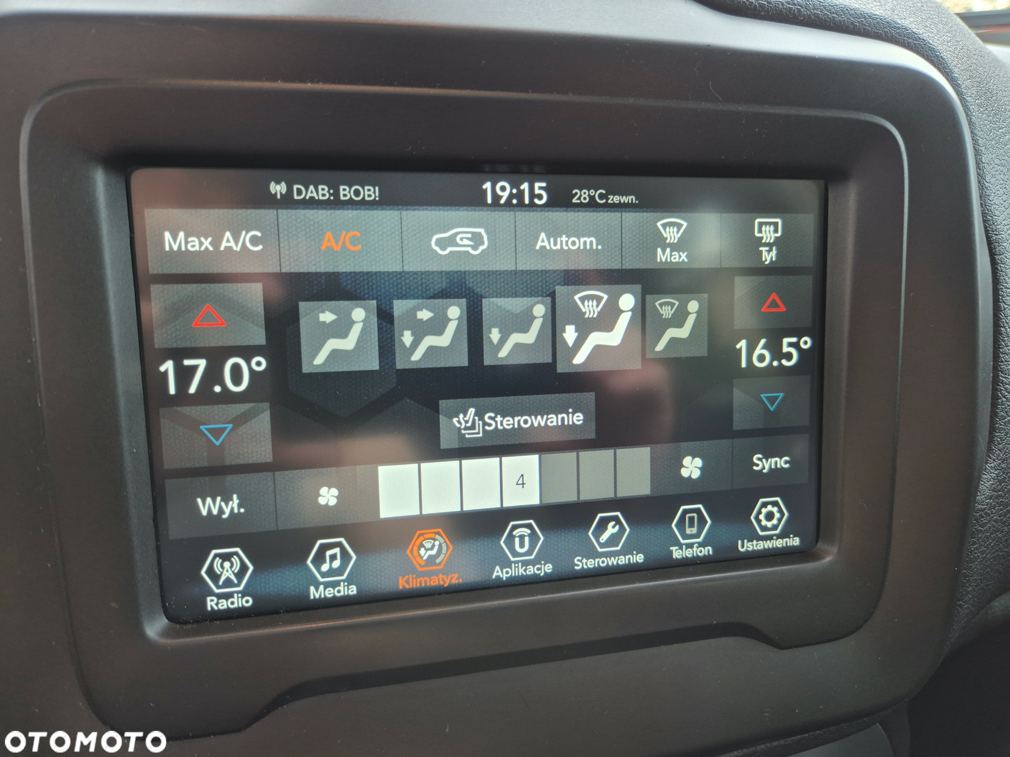 Jeep Renegade 1.4 MultiAir Limited - 25