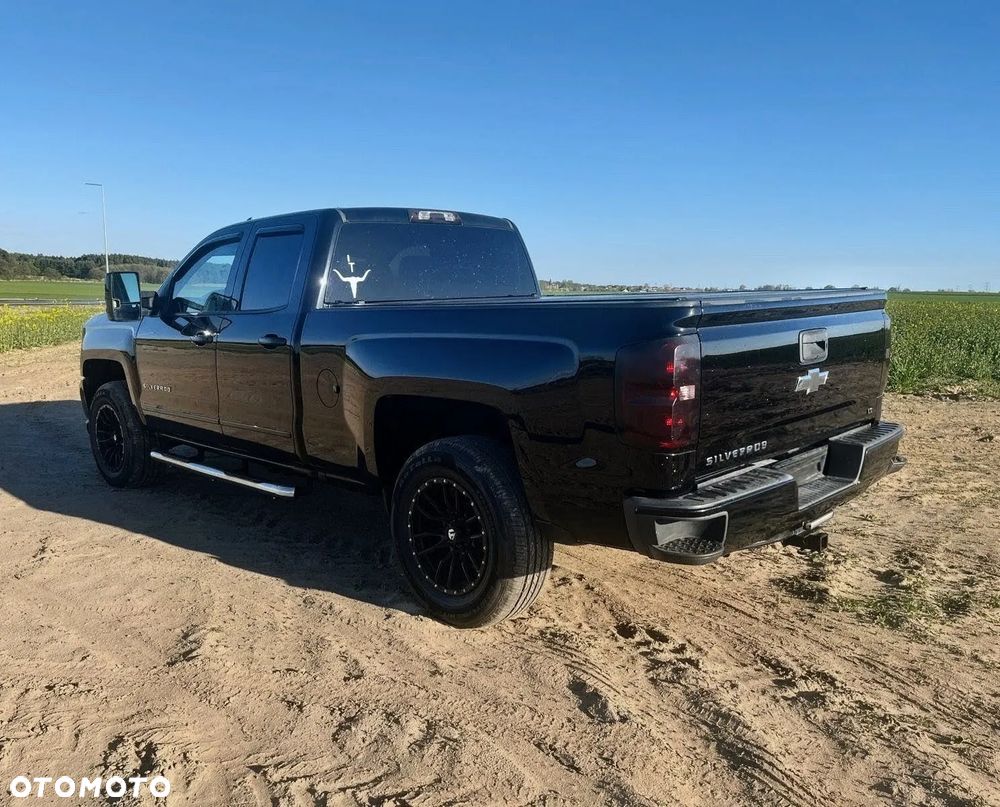 Chevrolet Silverado - 4