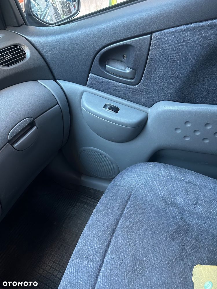 Toyota Yaris Verso - 25