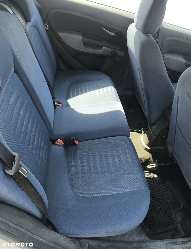 Fiat Grande Punto - 8