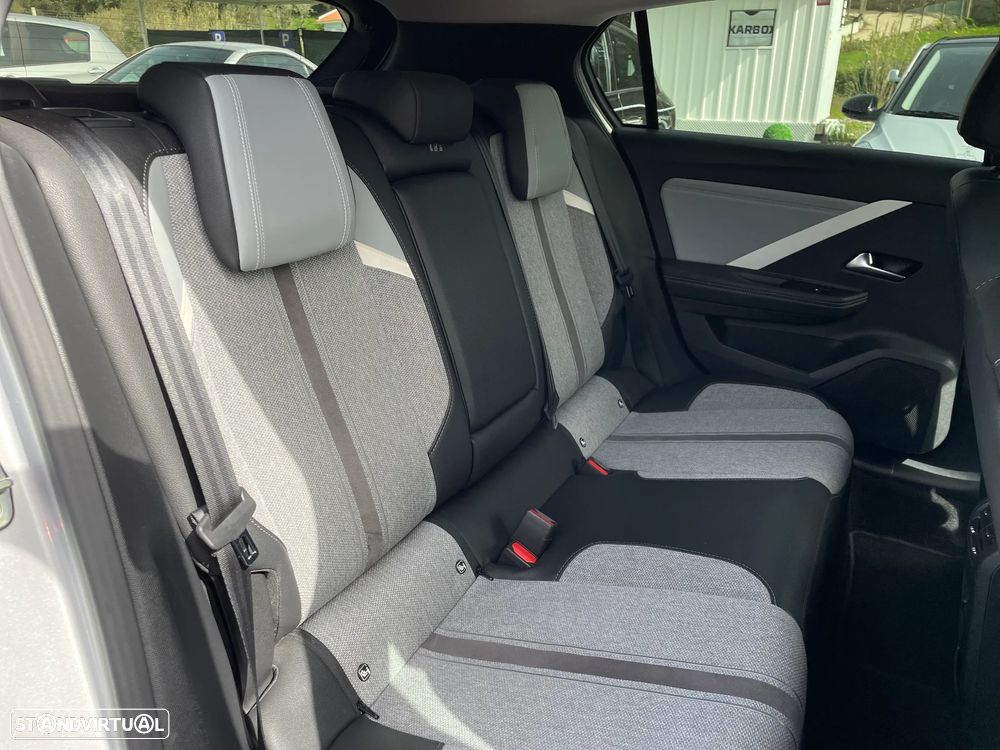 Opel Astra 1.2 T Elegance - 17