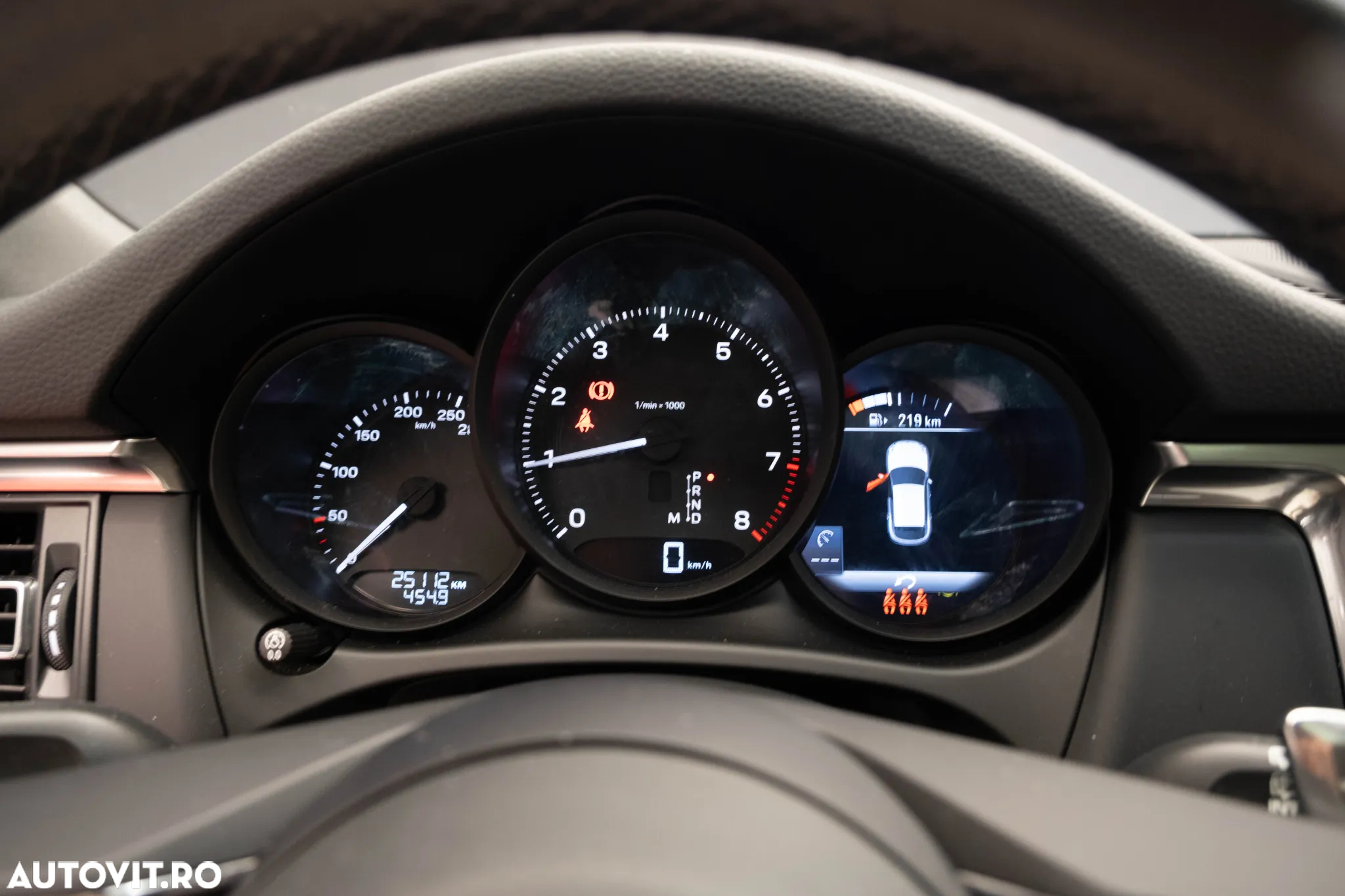 Porsche Macan T - 30