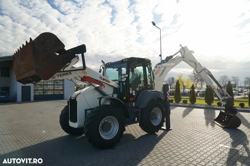 Terex TLB 990 / BULDOEXCAVATOR / SET CUPĂ / 3.300 ORE / - 3