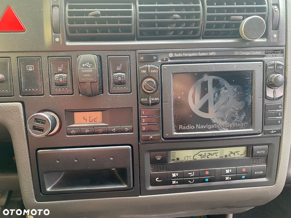 Volkswagen Caravelle - 39