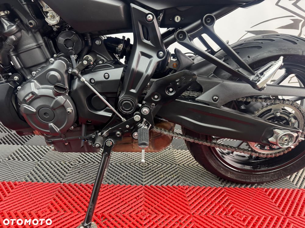 Yamaha MT - 17