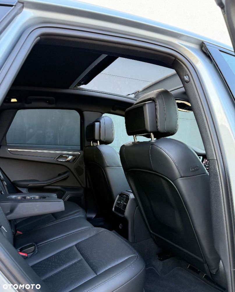 Porsche Macan T - 19