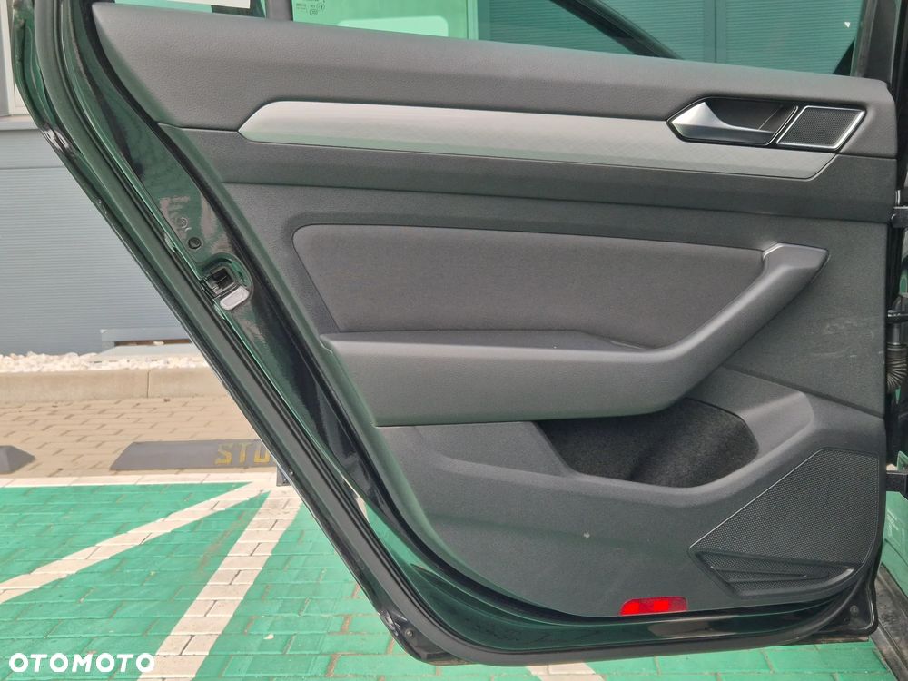 Volkswagen Passat 2.0 TSI Business DSG - 19