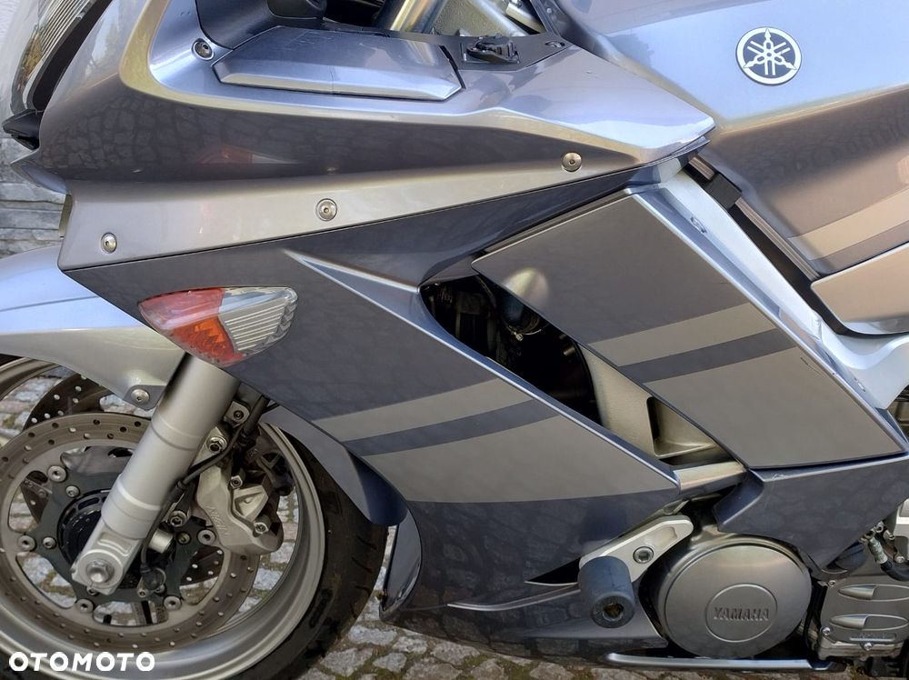 Yamaha FJR - 27