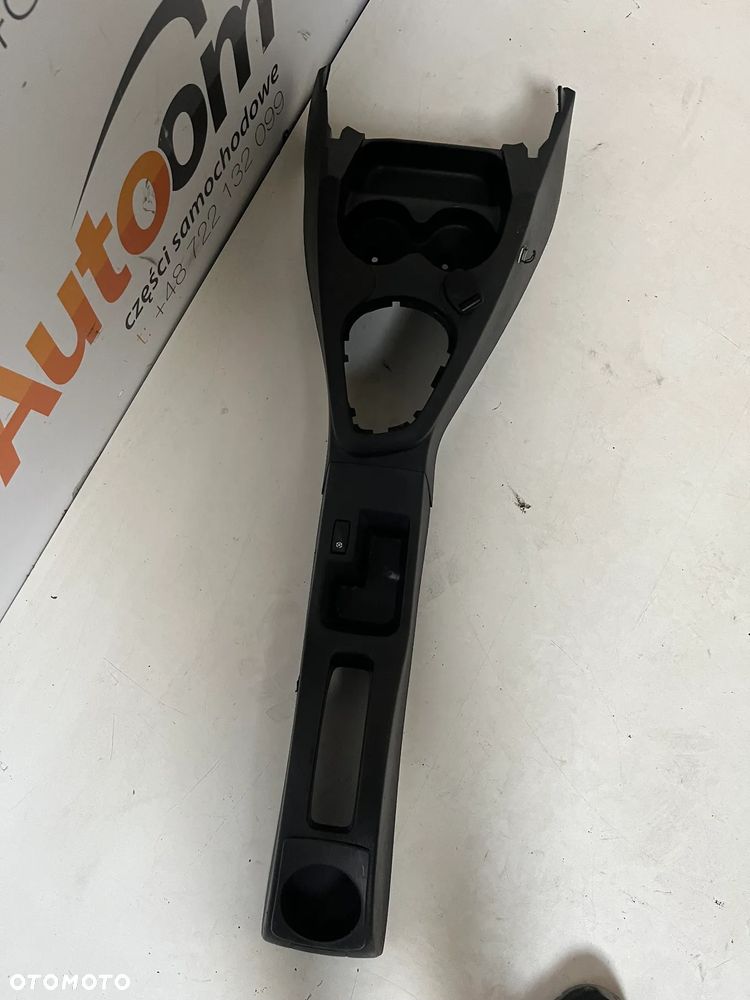 WYPOSAŻENIE WNĘTRZ PODSUFITKA DACIA LOGAN II 2015rok - 24