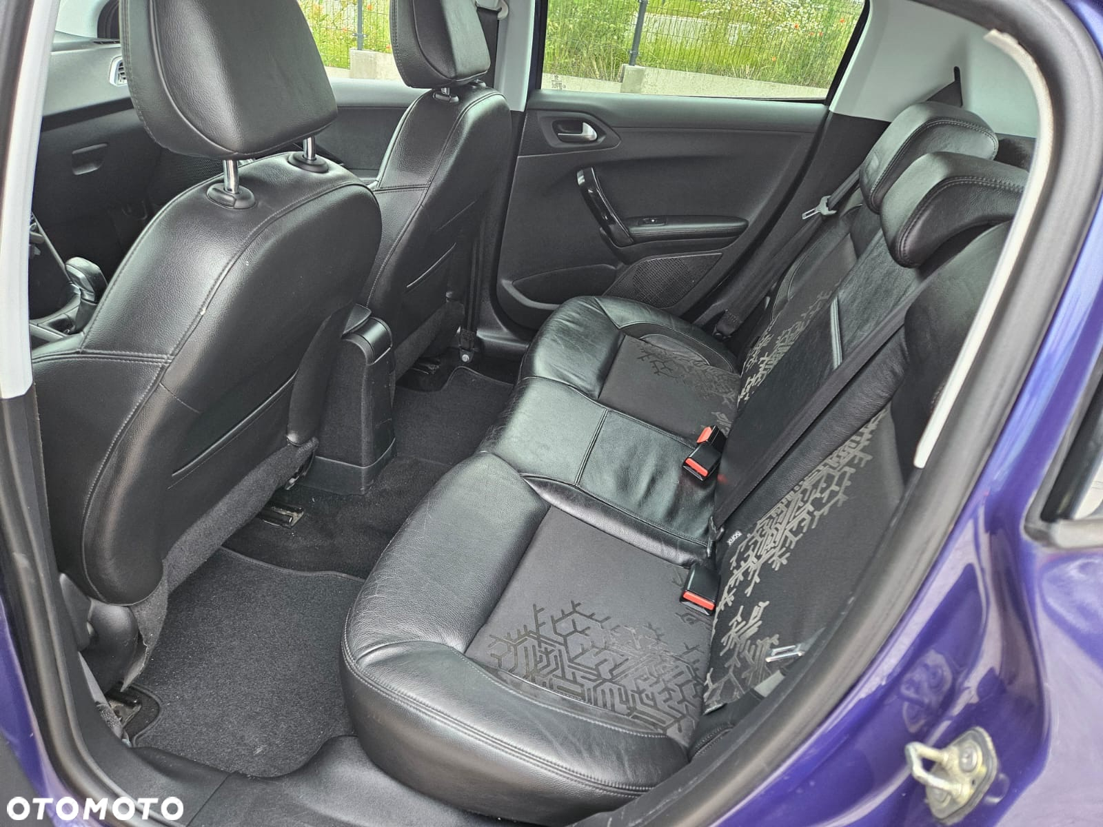 Peugeot 208 1.6 BlueHDi Allure S&S - 8