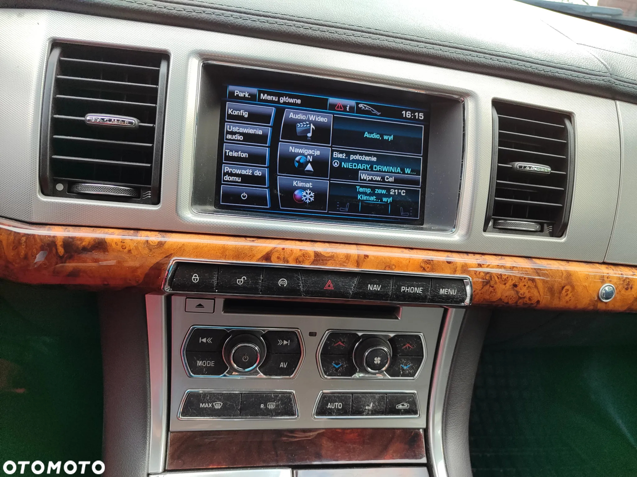 Jaguar XF 2.2 D Luxury - 11