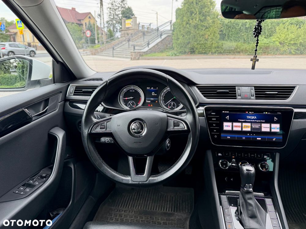 Skoda Superb 2.0 TDI 4x4 L&K DSG - 17