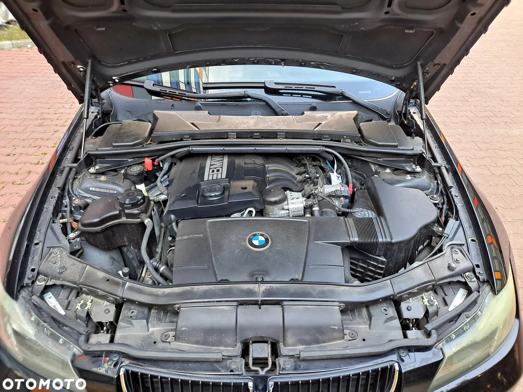 BMW Seria 3 318i - 11