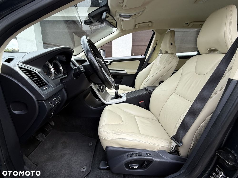 Volvo XC 60 DRIVe Momentum - 14