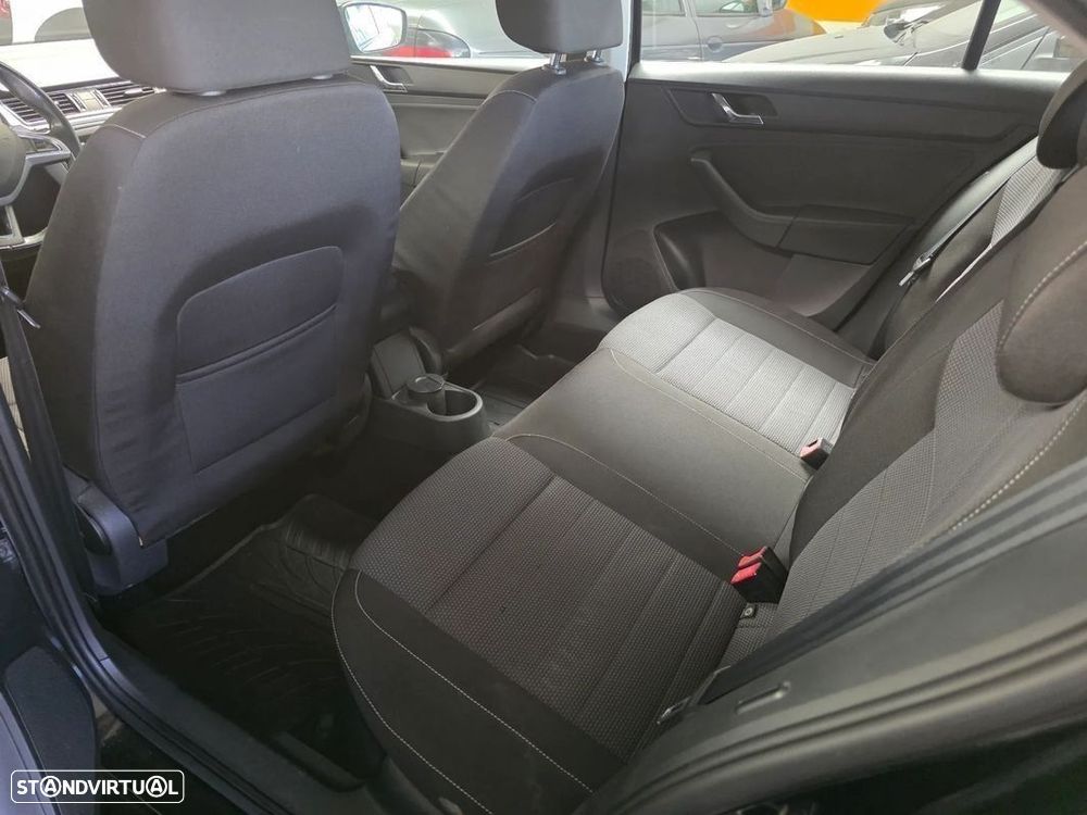 Skoda Rapid 1.2 TSI Ambition - 10