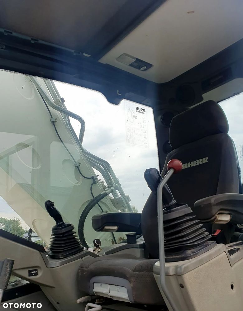 Liebherr R926 - 2