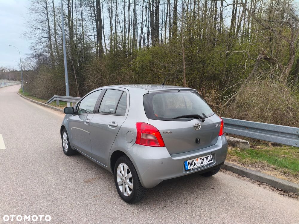 Toyota Yaris 1.3 VVT-i Team - 12