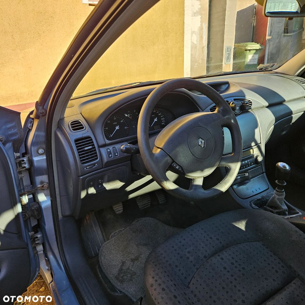 Renault Laguna - 8