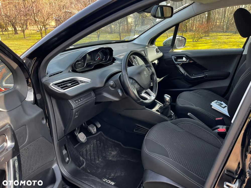 Peugeot 208 PureTech 82 Start & Stop Allure - 11