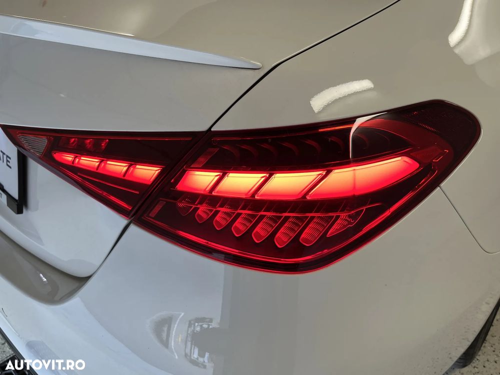 Mercedes-Benz C 180 9G-TRONIC AMG Line - 32