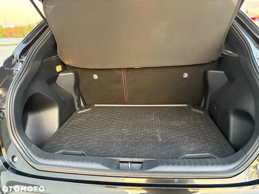 Toyota Yaris Cross Hybrid 1.5 Comfort 4x4 - 26