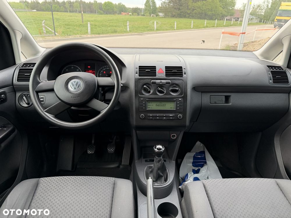 Volkswagen Touran - 6
