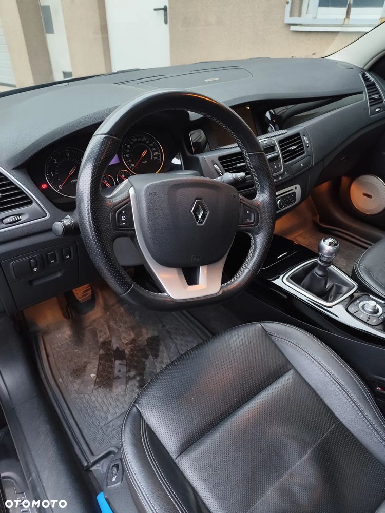 Renault Laguna dCi 150 FAP Start-Stop Bose Edition - 11