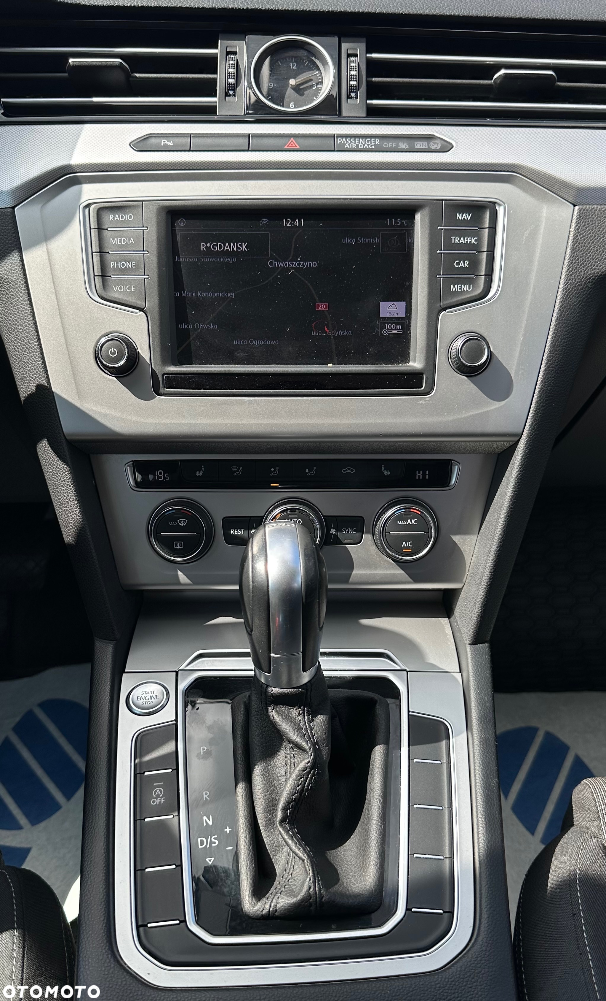 Volkswagen Passat Variant 2.0 TDI SCR DSG Comfortline - 16