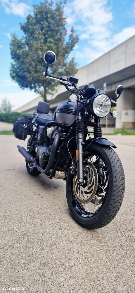 Triumph Bonneville - 2