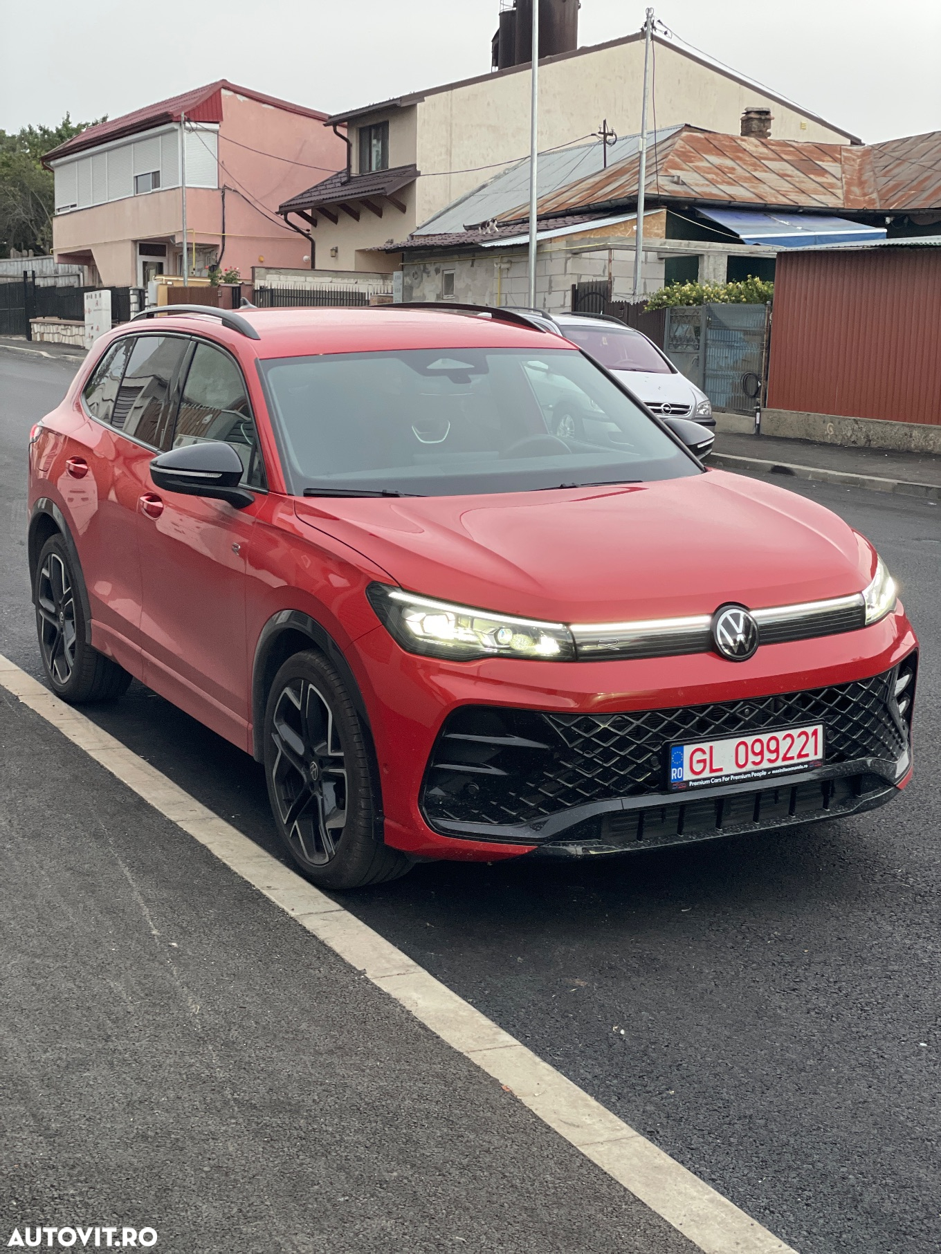 Volkswagen Tiguan 1.5 eTSI OPF DSG R-Line - 3