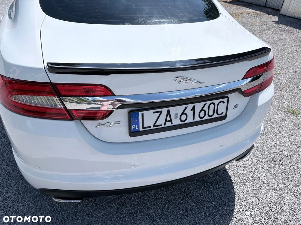 Jaguar XF 3.0 V6 D Premium Luxury - 9