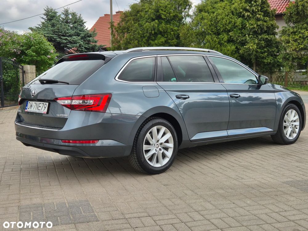 Skoda Superb 2.0 TDI Ambition - 11