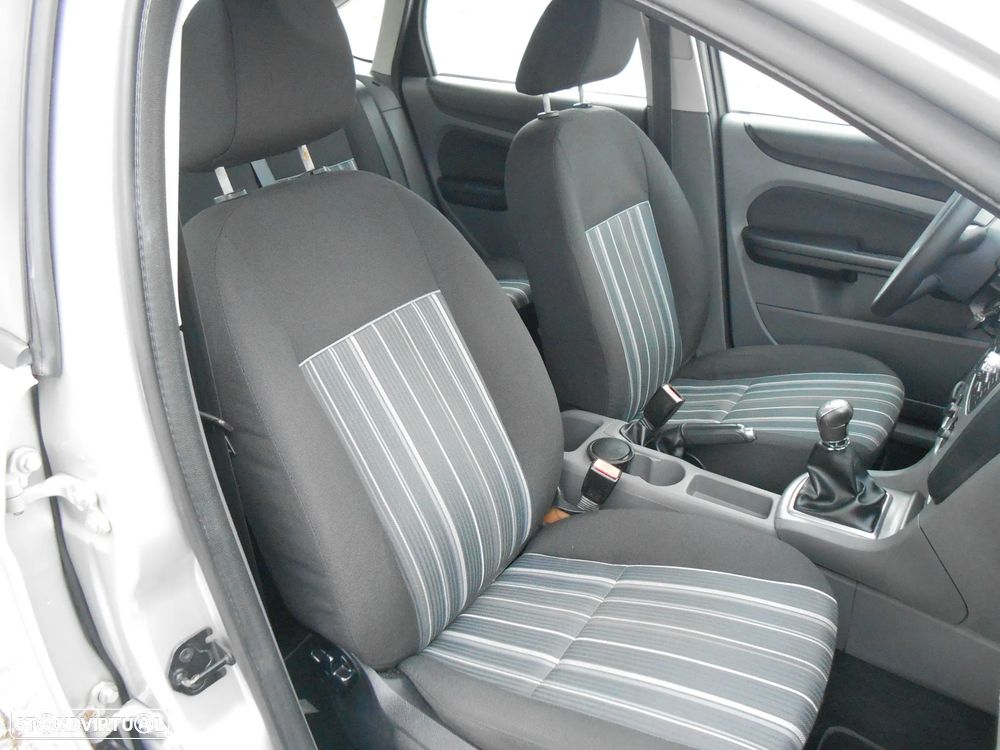 Ford Focus 1.6 TDCi ECOnetic - 26