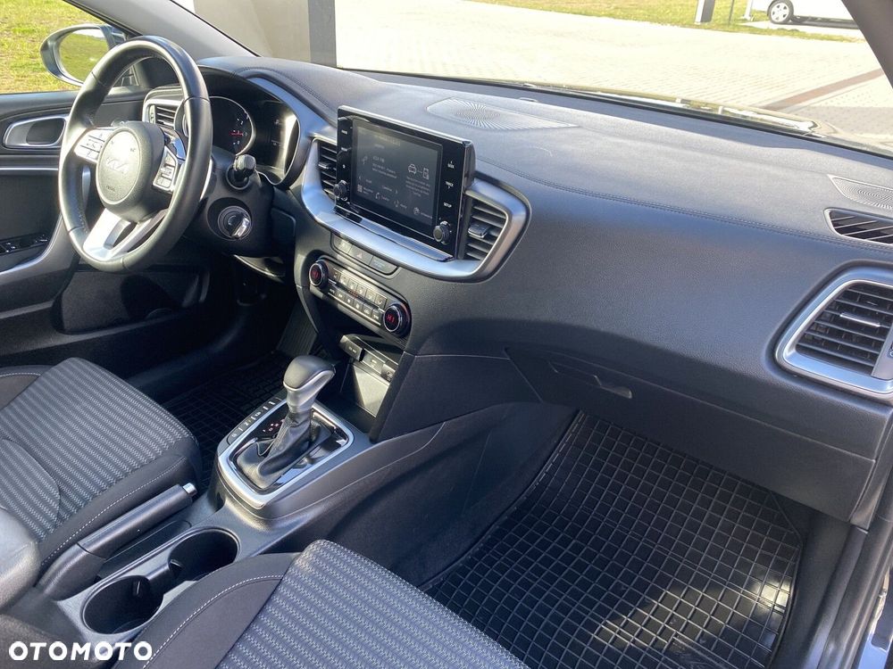 Kia XCeed - 16