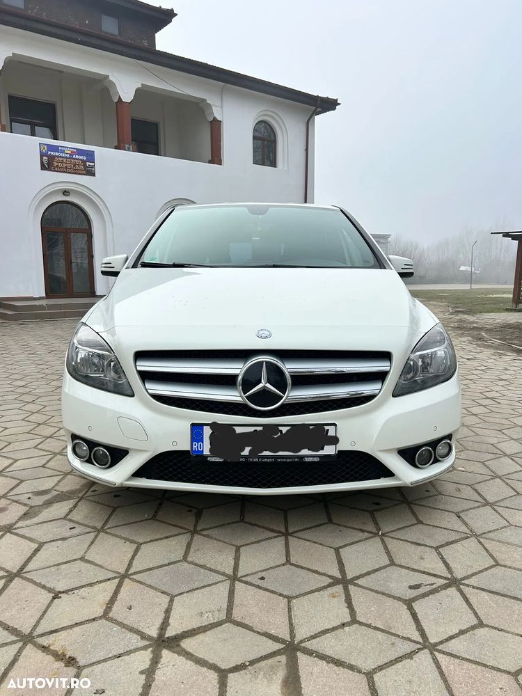 Mercedes-Benz B 180 - 1