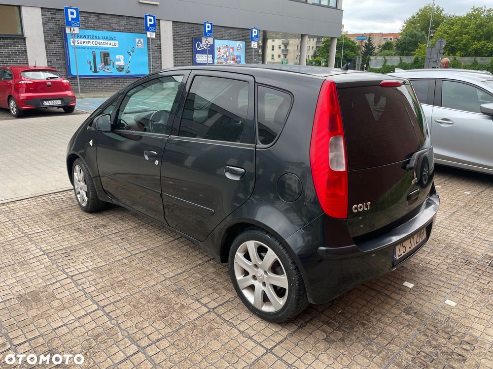 Mitsubishi Colt - 4