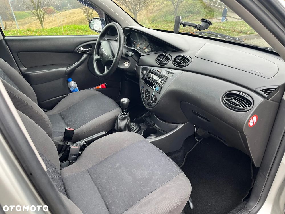 Ford Focus 1.8 TDDi Comfort - 11