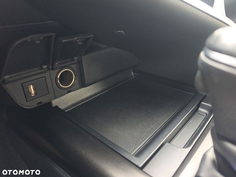 Toyota Camry 2.5 Hybrid Comfort CVT - 19