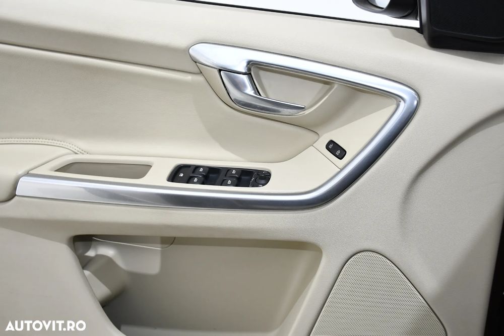 Volvo XC 60 D4AWD Summum - 26
