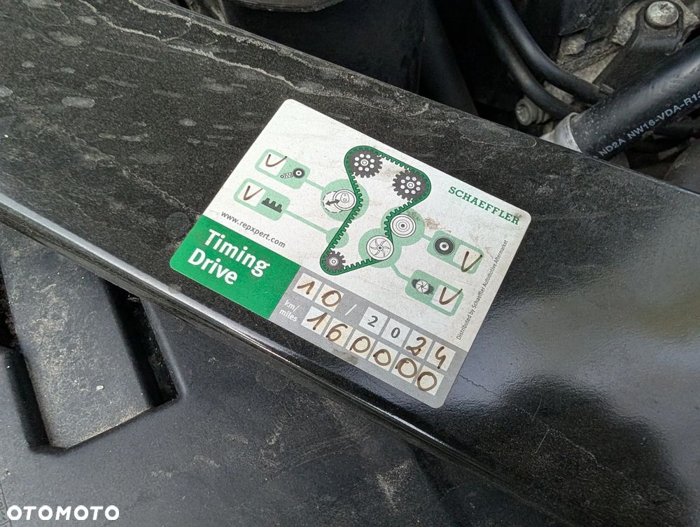 Volkswagen Passat 2.0 TDI SCR DSG Comfortline - 29